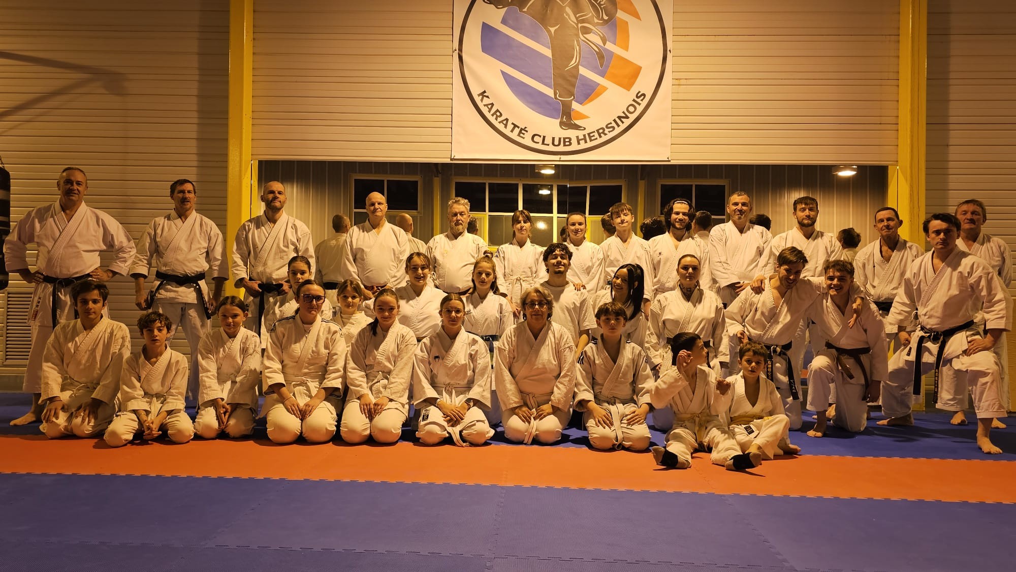 Groupe de karatékas